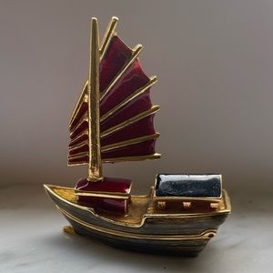 Estée Lauder Chinese Junk Boat Solid Compact